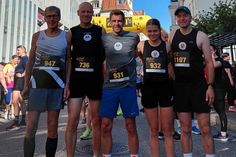 Peter Massny, Andreas Boller, Andreas Loors, Pia Feline Loors und Jens Vahlkamp (v. lks.) vor dem Start.