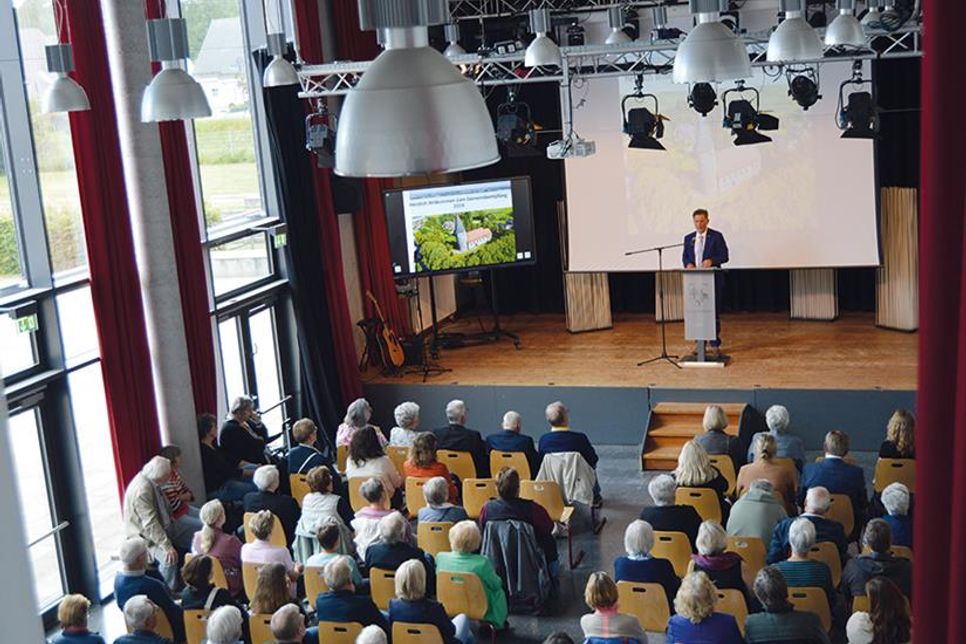Zahlreiche Gäste waren der Einladung in die Cesar-Klein-Schule gefolgt.
