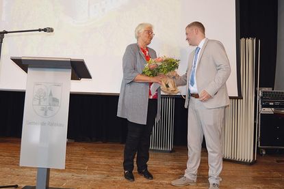 Ratekaus Bürgervorsteher Daniel Thomascheswki bedankte sich bei Kreispräsidentin Petra Kirner  für ihr Grußwort.