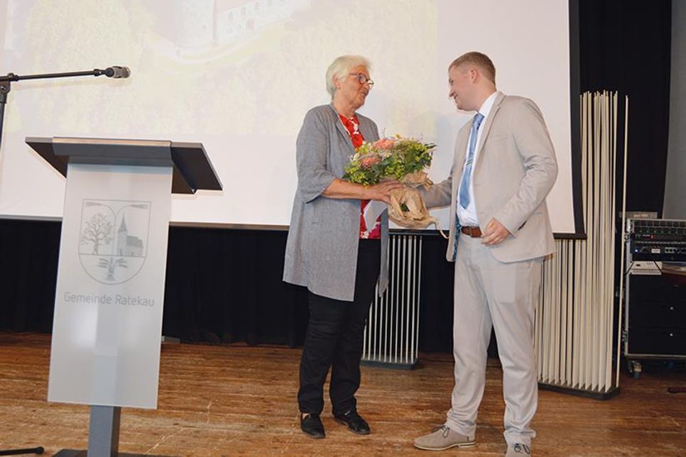 Ratekaus Bürgervorsteher Daniel Thomascheswki bedankte sich bei Kreispräsidentin Petra Kirner  für ihr Grußwort.