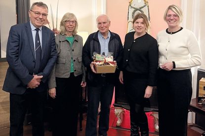 Bürgervorsteher und Vorsitzender des Kuratoriums Manfred Beckmann (v.li.), die 2. Vorsitzende Bürgermeisterin a.D. Brigitte Rahlf-Behrmann, Geschäftsführer Volker Olbers, Bürgermeisterin und 1. Vorsitzende Julia Samtleben, 2. Geschäftsführerin (ab 1. Janu