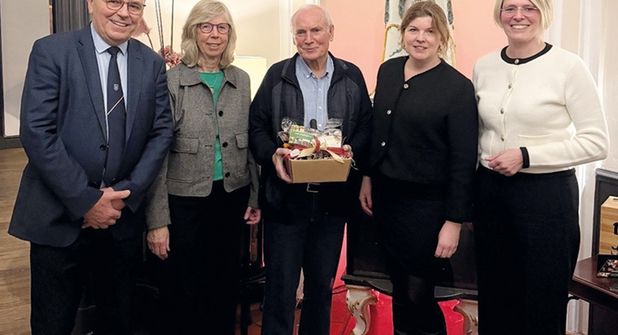 Bürgervorsteher und Vorsitzender des Kuratoriums Manfred Beckmann (v.li.), die 2. Vorsitzende Bürgermeisterin a.D. Brigitte Rahlf-Behrmann, Geschäftsführer Volker Olbers, Bürgermeisterin und 1. Vorsitzende Julia Samtleben, 2. Geschäftsführerin (ab 1. Janu