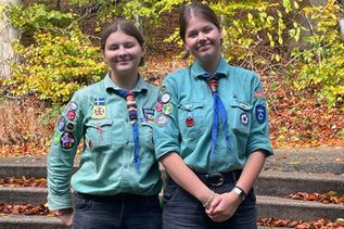 Sunna (l.) und Charlotte auf der „Juleica“ in Dänemark.