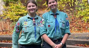 Sunna (l.) und Charlotte auf der „Juleica“ in Dänemark.