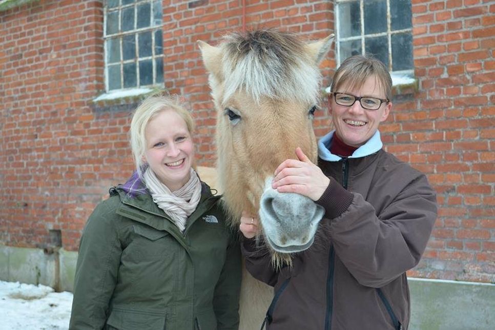 Dr. Janine Czekalla (lks.) und Dr. Kirsten Block bei der Praxisgründung vor zehn Jahren.