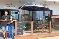 Die Weinkenner Bernd und Meike Blaut sind passonierte Genießer und bieten ihren Gästen weit mehr, als nur die Wahl zwischen Rot oder Weiß.
