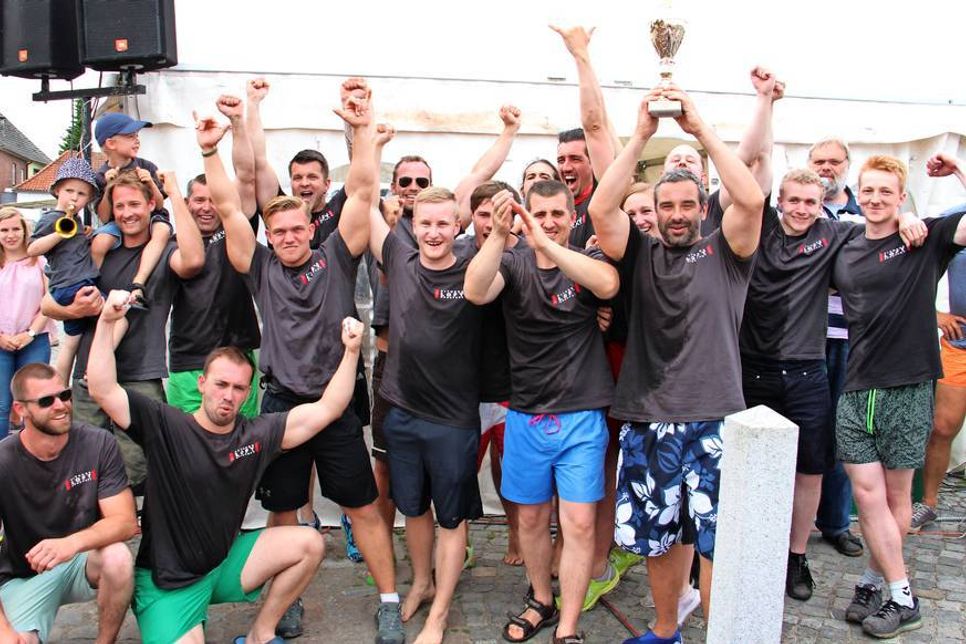 Happy: das Team Fitness-Loft nach der Siegerehrung.