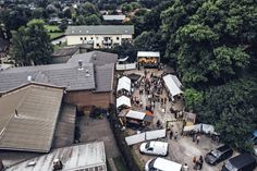 Die Evangelische Jugend der fünf Kirchengemeinden der Region Strand (Gleschendorf, Scharbeutz, Süsel, Timmendorfer Strand, Niendorf) hat am Freitag, dem 22. Juli zum 9. Mal ihr Open Air Jugendbenefizfestival „Ehrensache“ veranstaltet. Diese Bands sind  in diesem Jahr aufgetreten: Herr nüchternd, Adam Brixton, Breathing Punx, Fairspielt, 21, Neustern, Falco Trio und Fools&amp;Kings. (red)