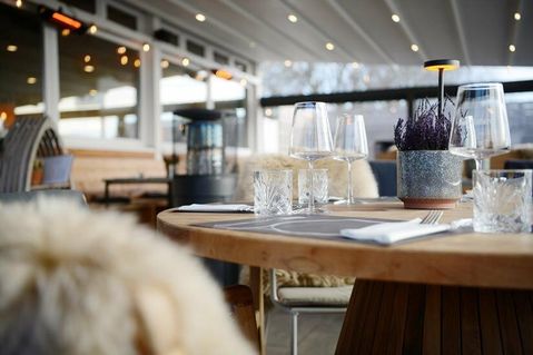 Im Sommer Terrasse, jetzt behaglicher und beheizter Wintergarten - so kann der Winter kommen.