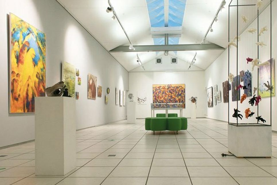 Die Ausstellungshalle des Künstlermuseums Heikendorf.