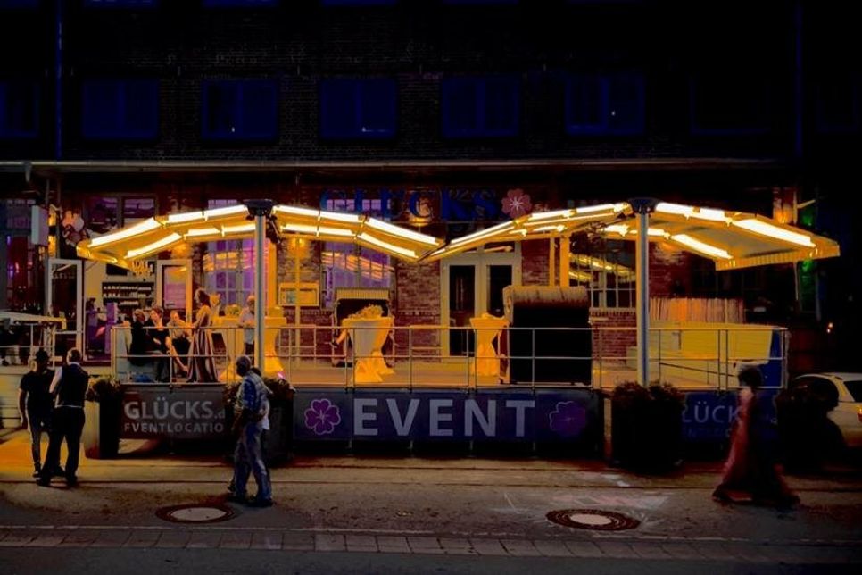 Die große Außenterasse gibt der Eventplanung im Glücks die nötige Flexibilität.