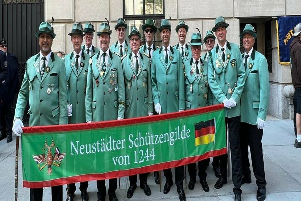 Über 6.000 Kilometer von Neustadt entfernt, war die Steubenparade, bei der auch Mitglieder der Schützengilde vertreten waren.