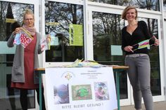 Doris Jürs und Cathleen Dorl (re.) vom Schulverein Schönwalde.