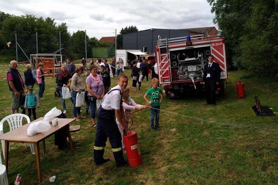 Spiele auf dem Festplatz werden am Nachmittag die kleinen Besucher begeistern.