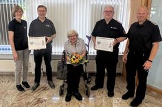 Britta Zweiacker und Dirk Sarau vom DRK, Heinke Nitz sowie Hartmut Junge und Florian Hahn von der Feuerwehr (v. lks.).
