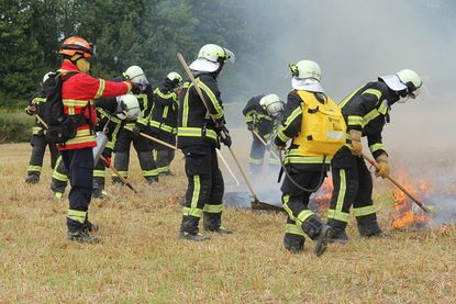 Die Freiwilligen Feuerwehren Grömitz, Cismar und Suxdorf-Nienhagen nahmen gemeinsam an einer Schulung zur Bekämpfung von Vegetationsbränden teil.