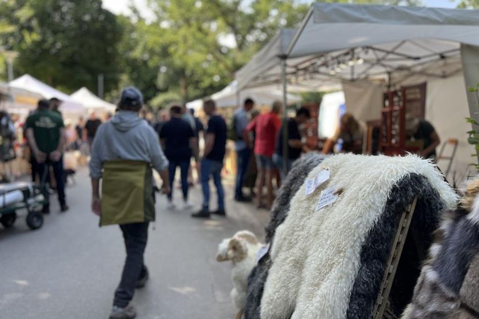 Über 100 Kunsthandwerker bereicherten mit ihren Waren die 44. Ausgabe des Klosterfestes Cismar.