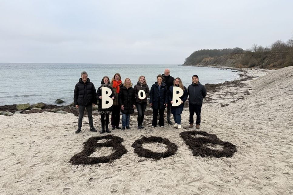 Die BoB-Projektpartner der deutschen Seite, von links nach rechts: Franc Grimm (Uni Lübeck), Jacqueline Schumacher, Petra Rathje, Sina Puck, Noemi Schmidt (alle vier LTO OstseeFerienLand), Ulrike Grimm (LTO Tourismus-Agentur Lübecker Bucht), Kai Neumann (