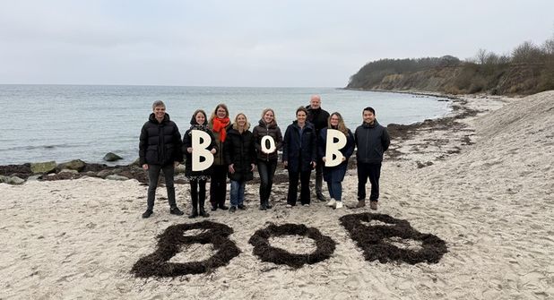 Die BoB-Projektpartner der deutschen Seite, von links nach rechts: Franc Grimm (Uni Lübeck), Jacqueline Schumacher, Petra Rathje, Sina Puck, Noemi Schmidt (alle vier LTO OstseeFerienLand), Ulrike Grimm (LTO Tourismus-Agentur Lübecker Bucht), Kai Neumann (