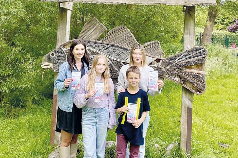 Nele Dettbarn (von links), Leni van Soest, Dean Winkel und Anna Kianica freuen sich auf viele Kids und Jugendliche in den Sommerferien.