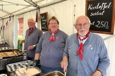 Traditionell haben die Amtsbrüder und -Schwestern den frisch gefangenen Fisch direkt vor Ort gebraten.