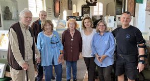Die Künstlerinnen und Künstler der Ausstellungsgemeinschaft Neustadt (v. lks.): Klaus Ammann, Albrecht Zumbruch, Erika Ammann, Ingrid Maschke, Cathrin Schulz-Mirbach, Angela Christiansen und Hans-Jörg Schick.