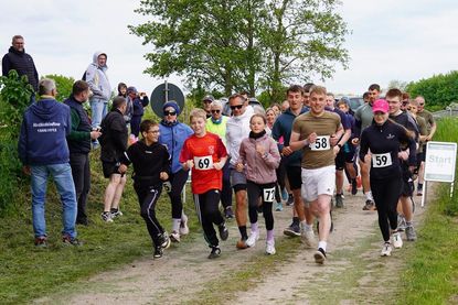 36 gut gelaunte Sportlerinnen und Sportler nahmen am 3. Beschendorfer Duathlon teil.