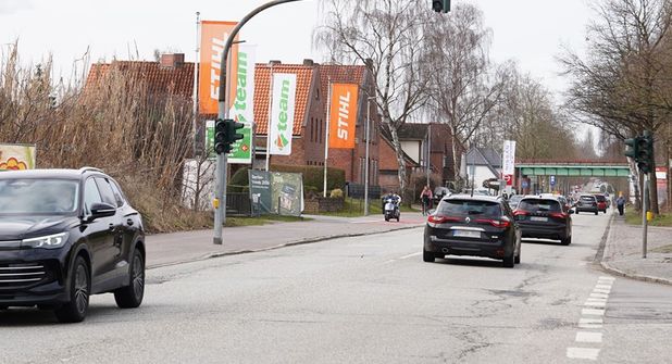 Der Bereich zwischen den Straßen Priesterkoppel und Am Holm wird in kurzen Abschnitten jeweils nur einspurig befahrbar sein.