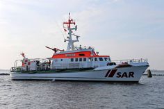 Die BREMEN schickte ihr Tochterboot zur Rettung des Kiters.