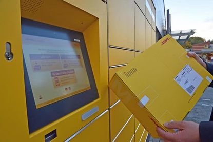 Über das Bedienfeld der Station erfolgen die für das Versenden oder Abholen eines Paketes erforderlichen Eingaben.