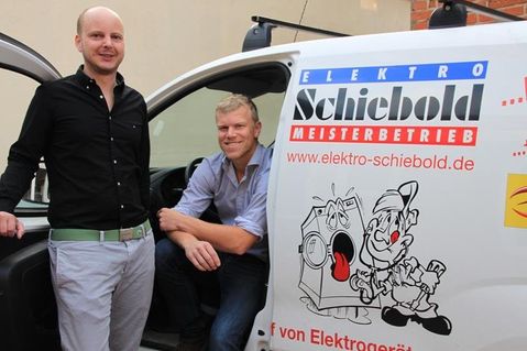 Mit vollem Engagement stehen Mirko Willsch und Jan Löhndorf (v. lks.) ihren Kunden mit Beratung, Planung, Montage, Inbetriebnahme und Service zur Verfügung.
