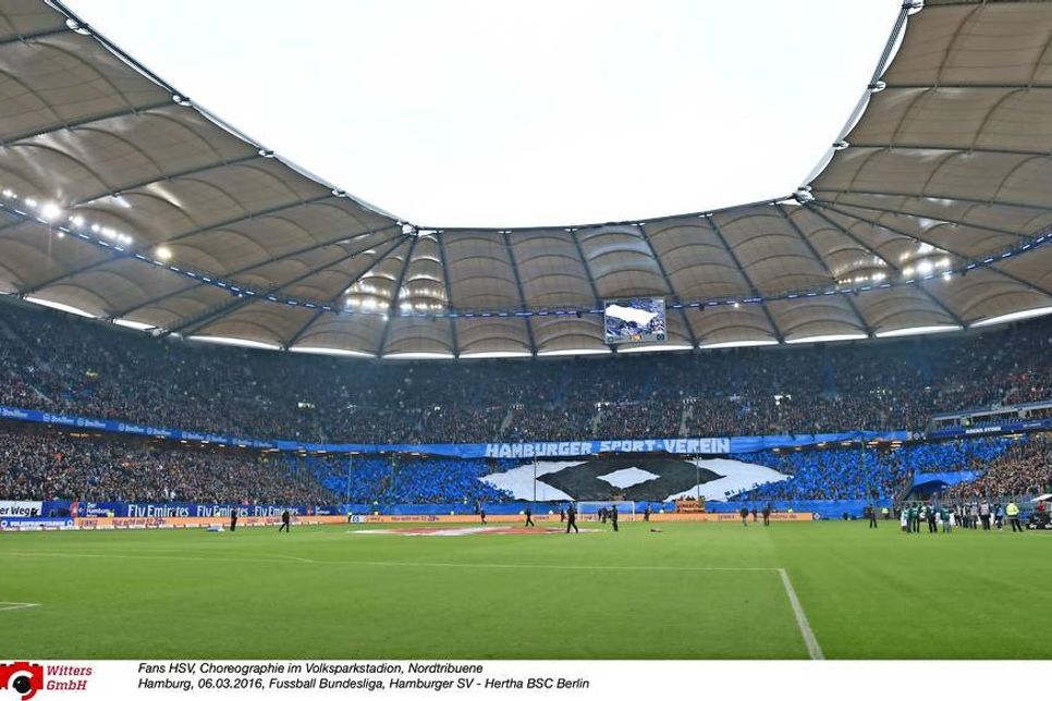 Das Volksparkstadion in Hamburg hat 57.000 Plätze. Beim Heimspiel gegen den VfB Stuttgart können Sie mittendrin sein.