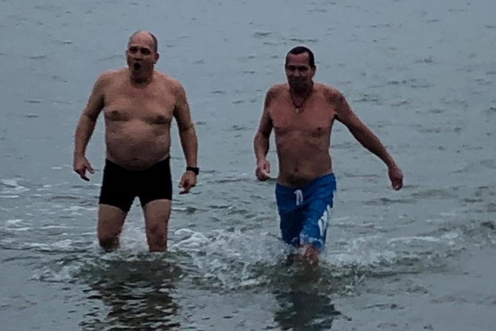 Anbaden im kleinen Kreis.