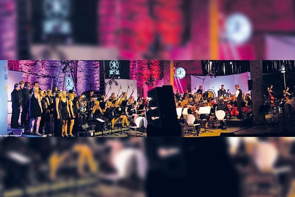Die Lübeck Pop Symphonics (LPS) geben am Samstag, dem 2. Juli, ein Benefizkonzert im Maritim Strandhotel in Travemünde.