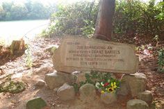 Der Gedenkstein: Er erinnert an Franz Bartels und sein mutiges Einschreiten.