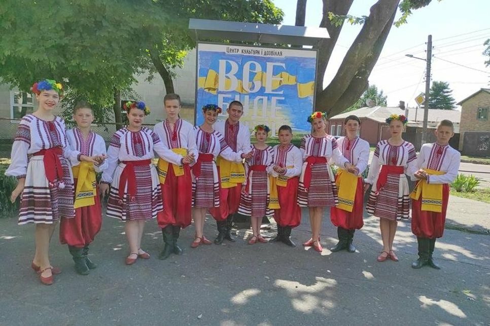 2.000 Euro gingen an die Tänzerinnen und Tänzer in Lubny.