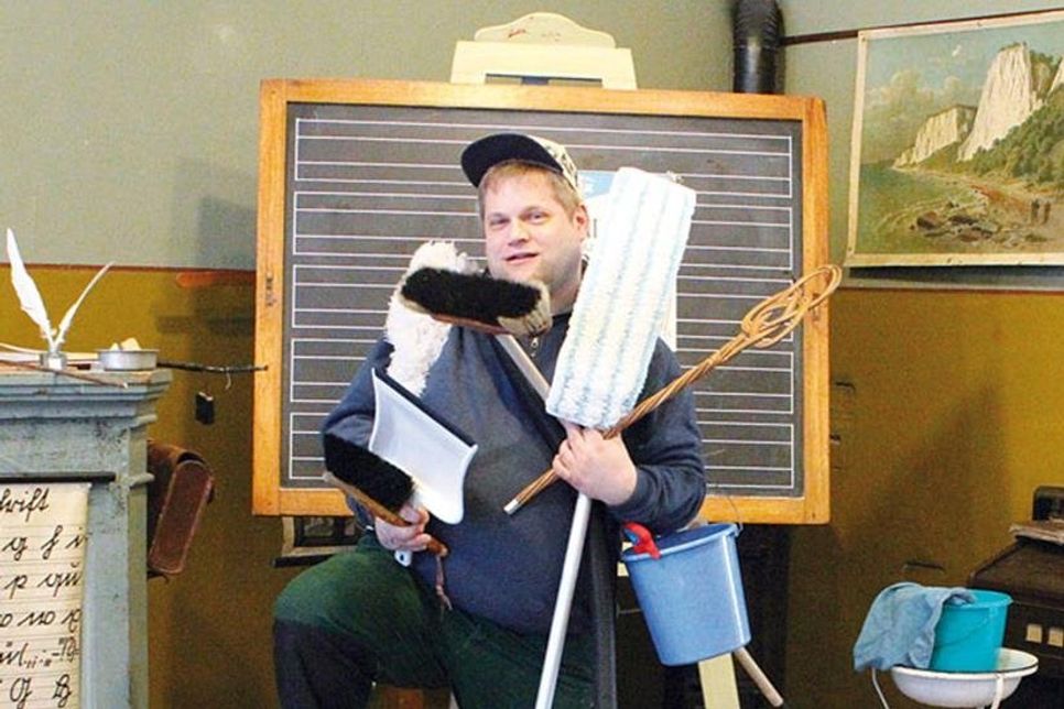 Den kollektiven Frühjahrsputz im Dorf- und Schulmuseum am 24. April musste Marc Dobkowitz absagen. Wir im vergangenen Jahr hofft der 1.Vorsitzende des Fördervereins die erforderliche Reinigung mit „Einzel-Putzern“ organisieren zu können.