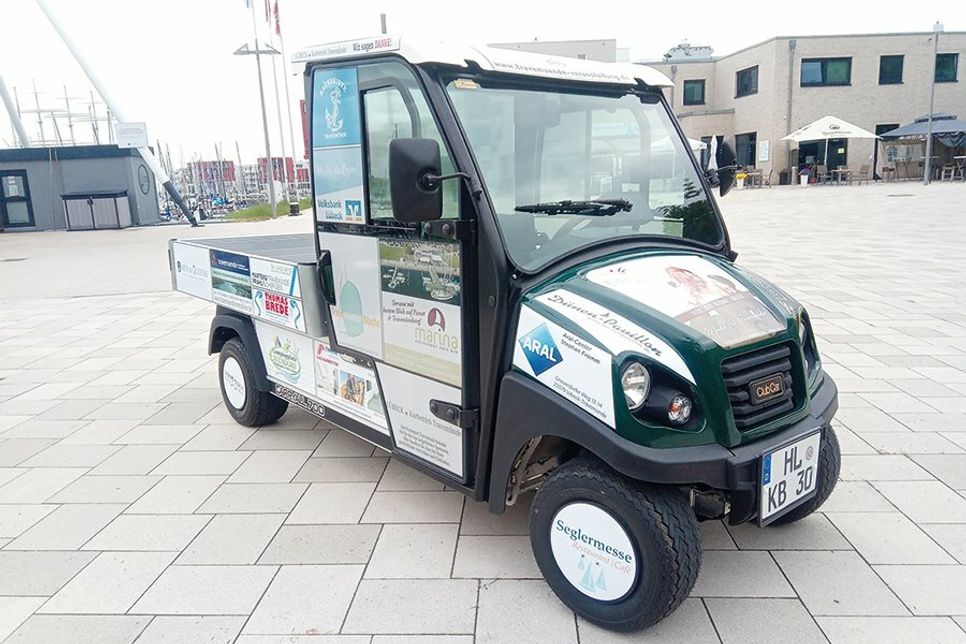 Das „Service Car“ für Travemündes Strände und Promenaden: 37 lokale Partner stellen die Finanzierung des neuen Fahrzeuges mit ihrer Beteiligung sicher.