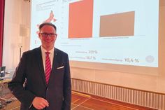 Jan Lindenau gewinnt die Stichwahl und bleibt Bürgermeister in der Hansestadt Lübeck.