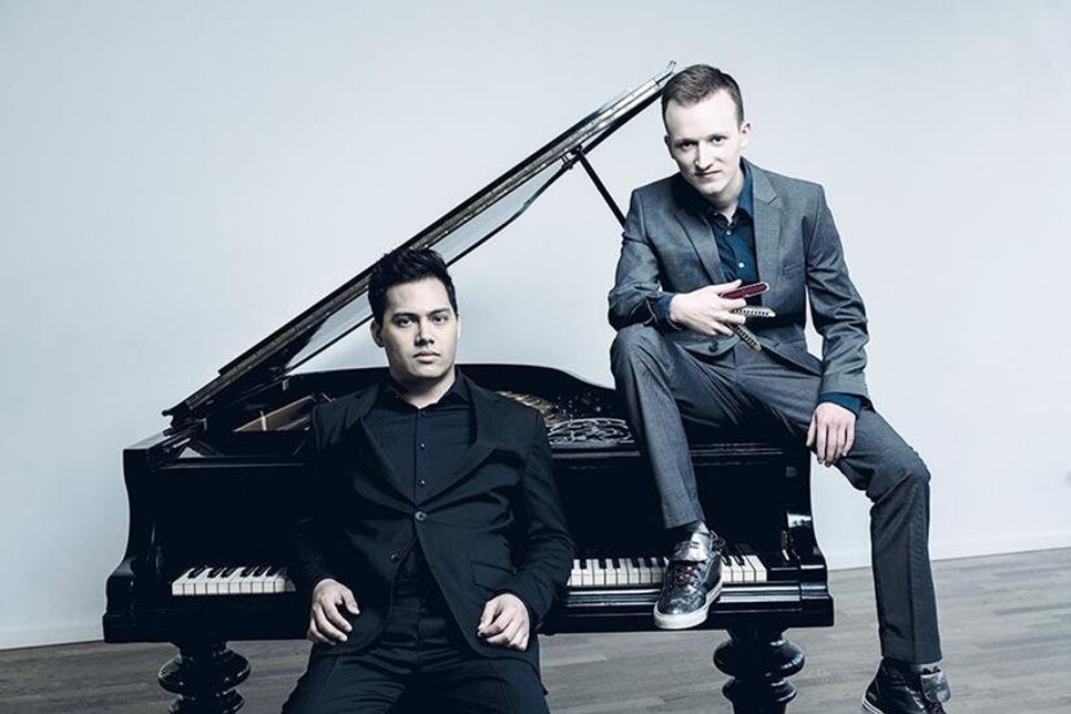 Sind am kommenden Sonntag live in Timmendorfer Strand zu erleben: Benyamin Nuss (li.) und Konstantin Reinfeld.