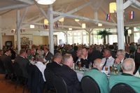 Die festlich geschmückte Halle des Restaurant Piräus war bis auf den letzten Platz gefüllt.