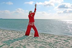 Qi Gong mit Andrea Kalles in Scharbeutz am Strand.