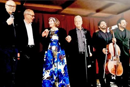 Hand in Hand für die Festspiele – das war der Spirit des Verkaufsoffenen Sonntags.