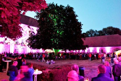 Die Sängerin Myra Maud kommt in Begleitung der Band „Max and Friends“ zur Grömitzer Sommernacht.