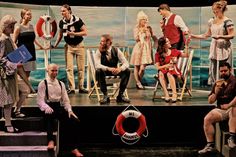 Auf dem Kreuzfahrtschiff „MS Amadeus“ treffen sich einige der bekanntesten Figuren aus Wolfgang Amadeus Mozarts Opern zu einer Reise voller Liebe, Eifersucht und großer Emotionen.