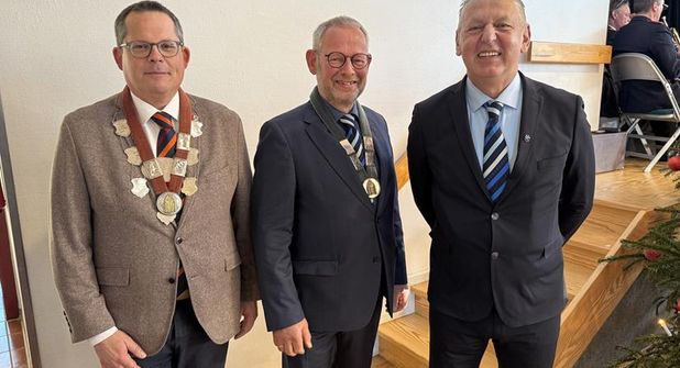 Begrüßten zahlreiche Gäste: Bürgermeister Sebastian Rieke, Bürgervorsteher Matthias Dammer und Tourismusleiter Manfred Wohnrade (v. lks.)