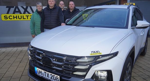 Malte Schultze (2. v.lks.) mit Nicole Böder, Christian Hochgrebe und Marcel Stern (v. lks.) aus seinem 23-köpfigen Team.