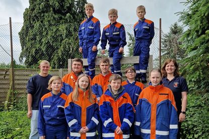 Die Jugendfeuerwehr während des Sommerfestes in Manhagen im Juni 2025.