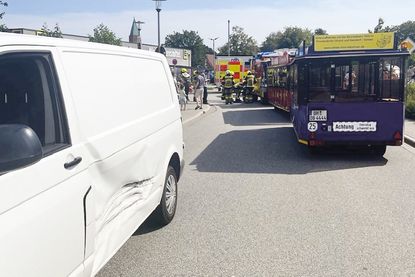 Am 31. Juli kam es in Niendorf/Ostsee zu einem Zusammenstoß zwischen der Ostsee-Bimmelbahn TiDo und einem Transporter.