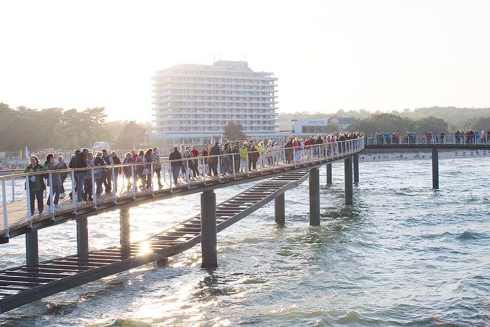Neue MaritimSeebrücke in Timmendorfer Strand feierlich Tdf